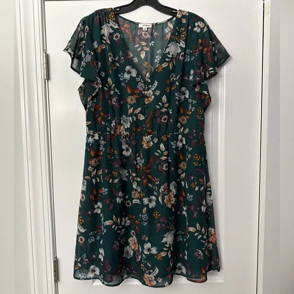 Eyeshadow forest green short sleeve dress with floral print midi - Picture 1 of 9